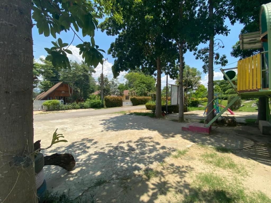 Oyo 966 Boss Khaoyai Hotell Ban Bung Toei Eksteriør bilde